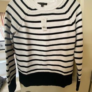 Women’s Banana Republic sweater